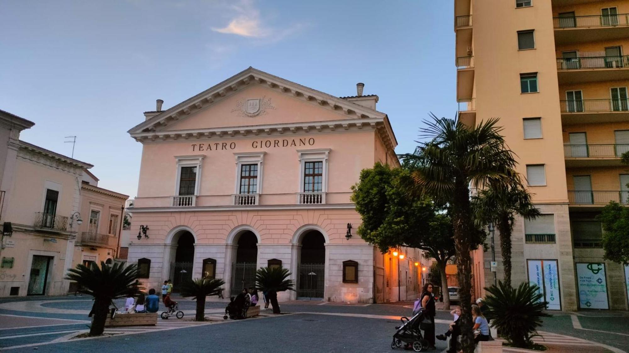 Outside Boutique Hotel Фоджиа Экстерьер фото