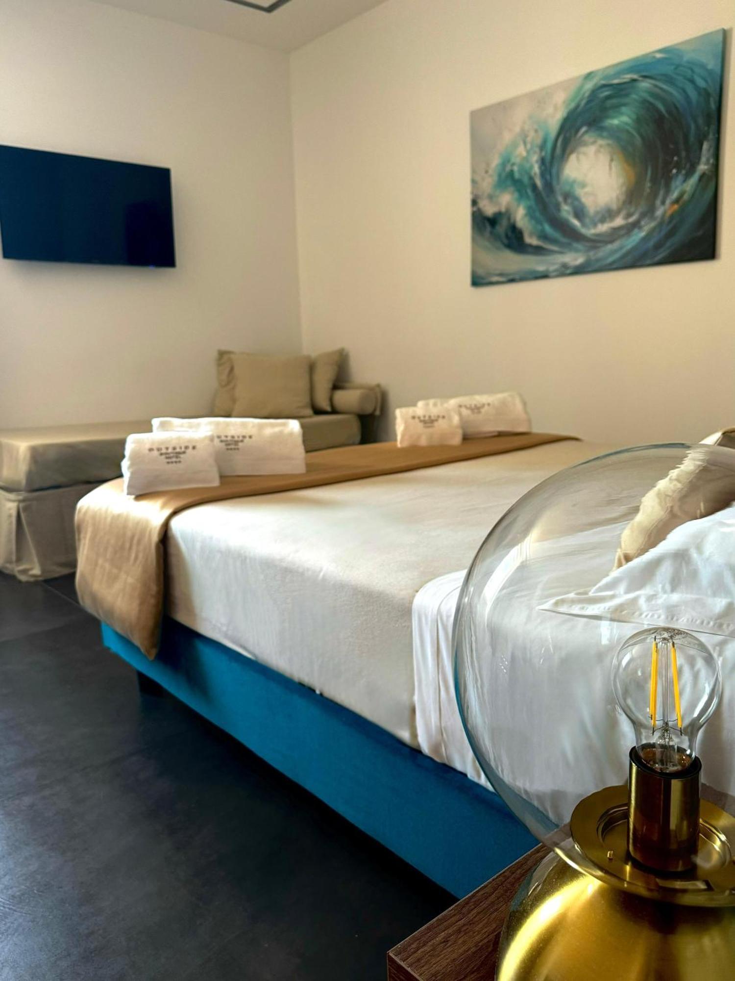 Outside Boutique Hotel Фоджиа Экстерьер фото